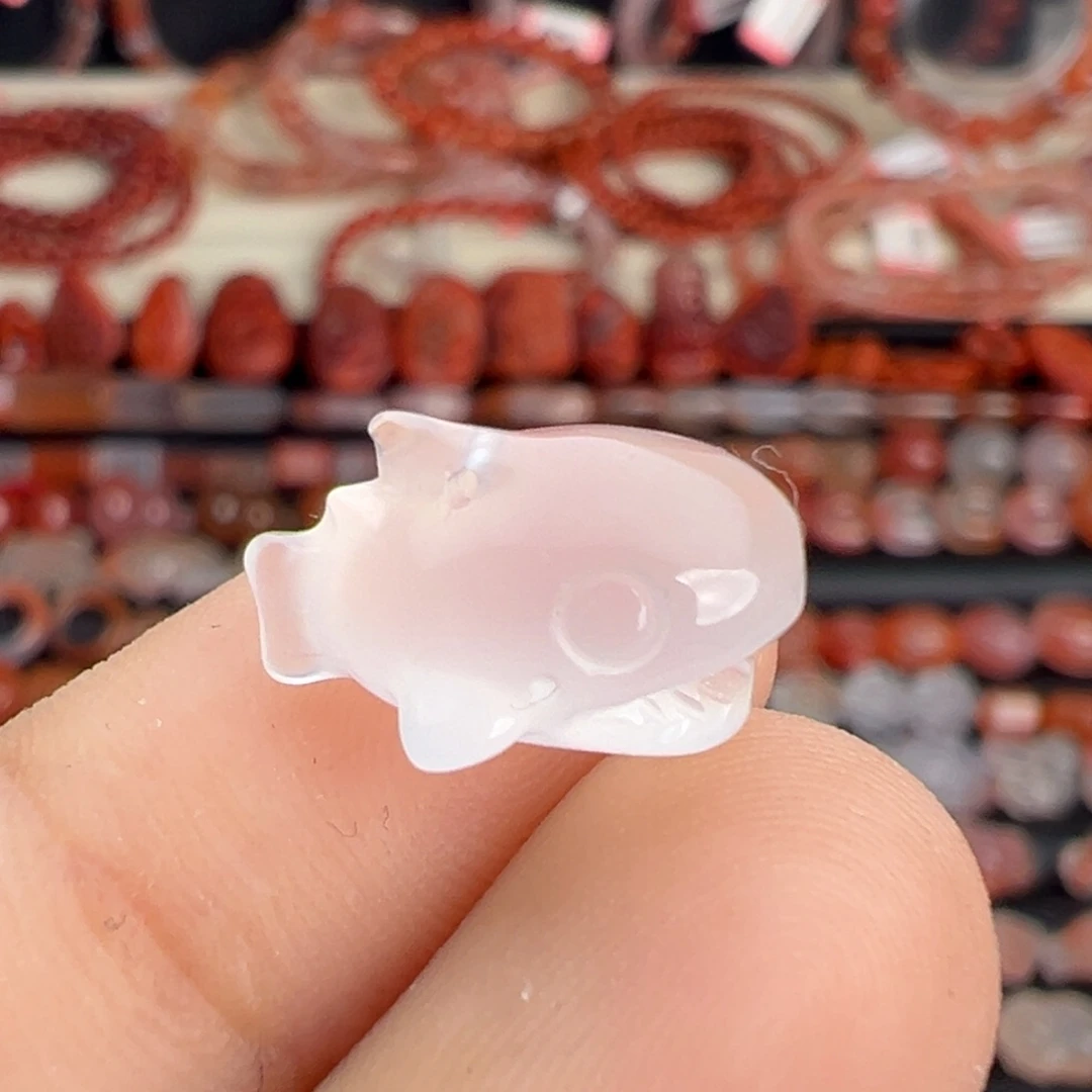 南红玛瑙未镶嵌颈饰鲨鱼