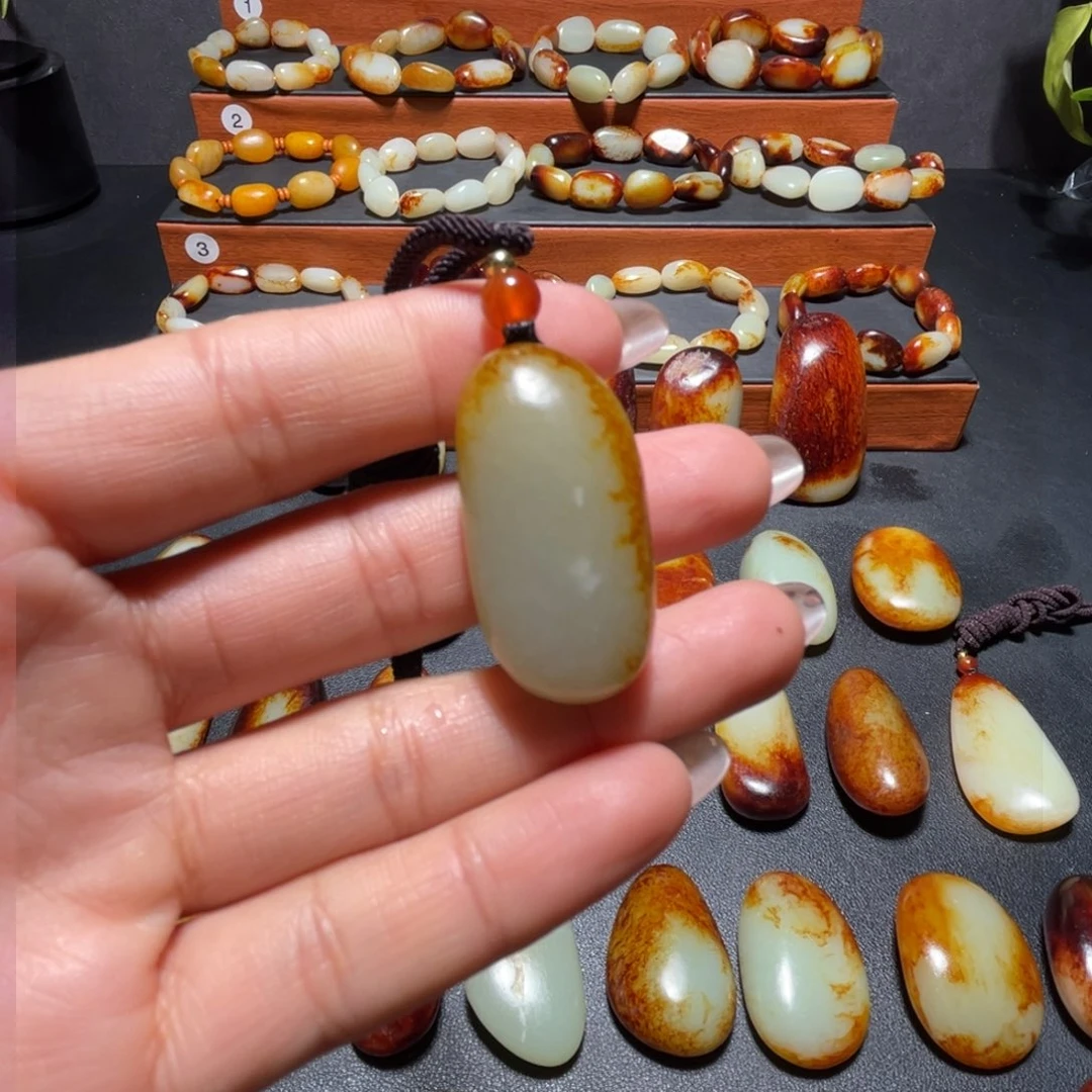 颈饰未镶嵌和田玉