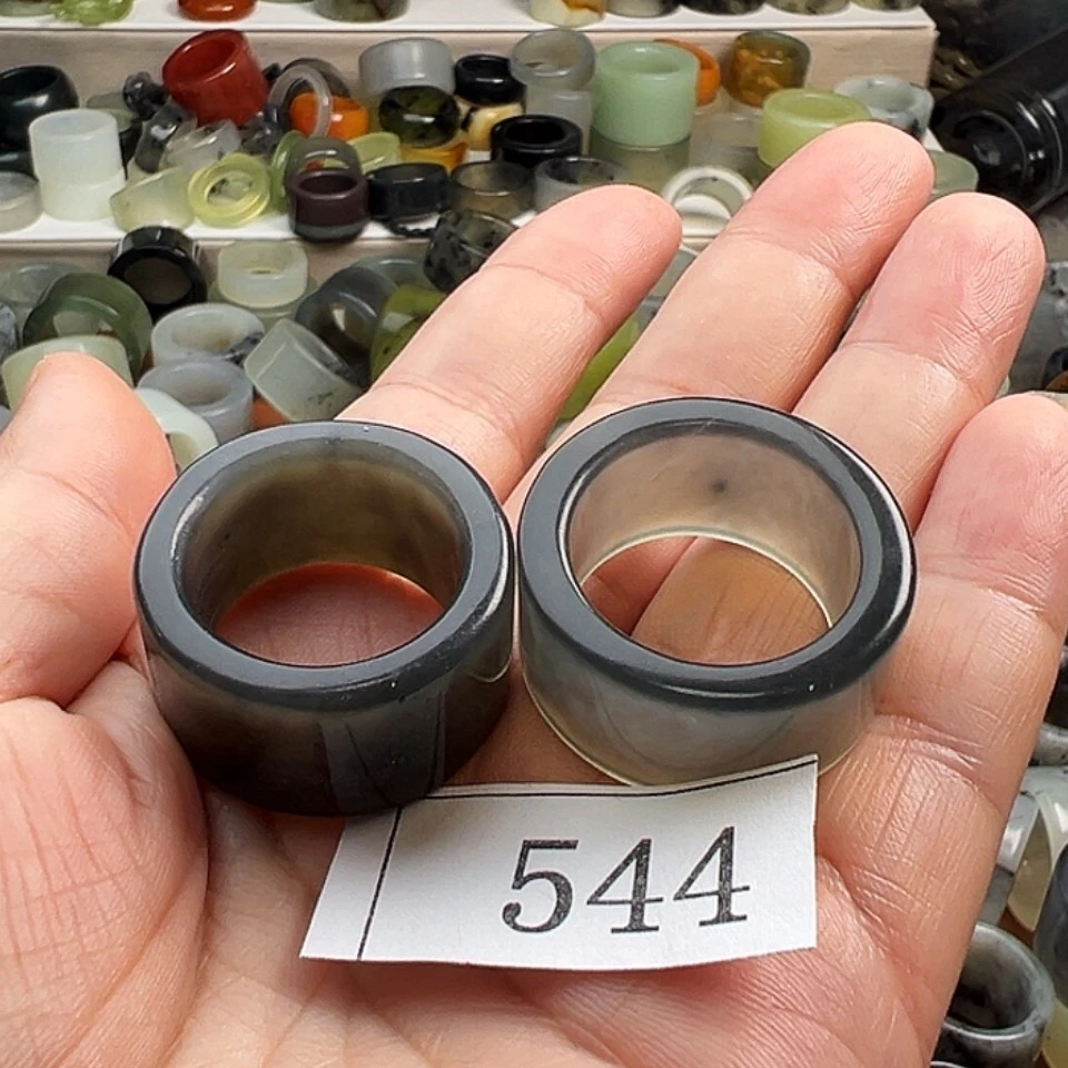 【闪购商品】未镶嵌蛇纹石玉戒指桌**凳