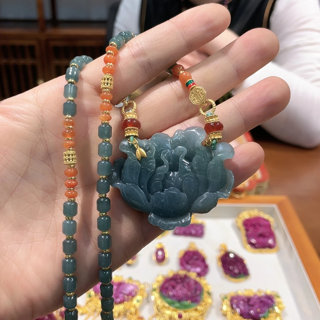 锦纶铁合金吊坠项链