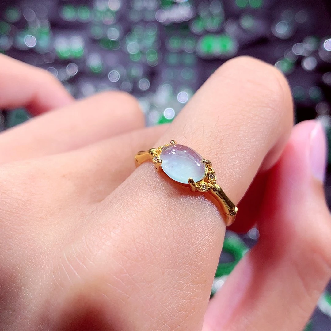 翡翠未镶嵌颈饰戒指