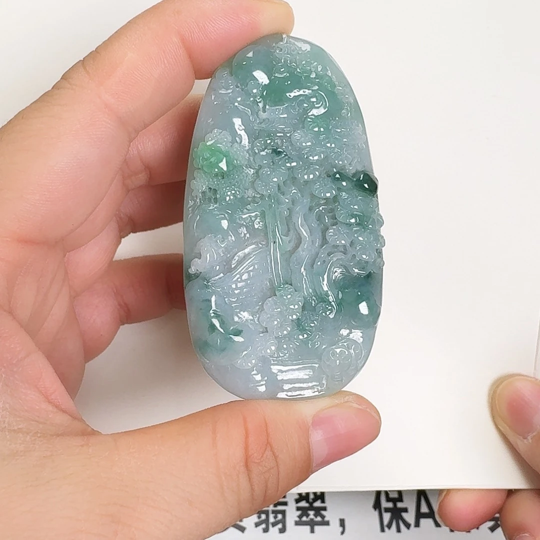 翡翠颈饰未镶嵌?****?山水牌