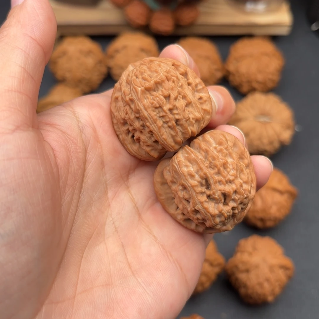 文玩核桃把件土**豆白狮子35