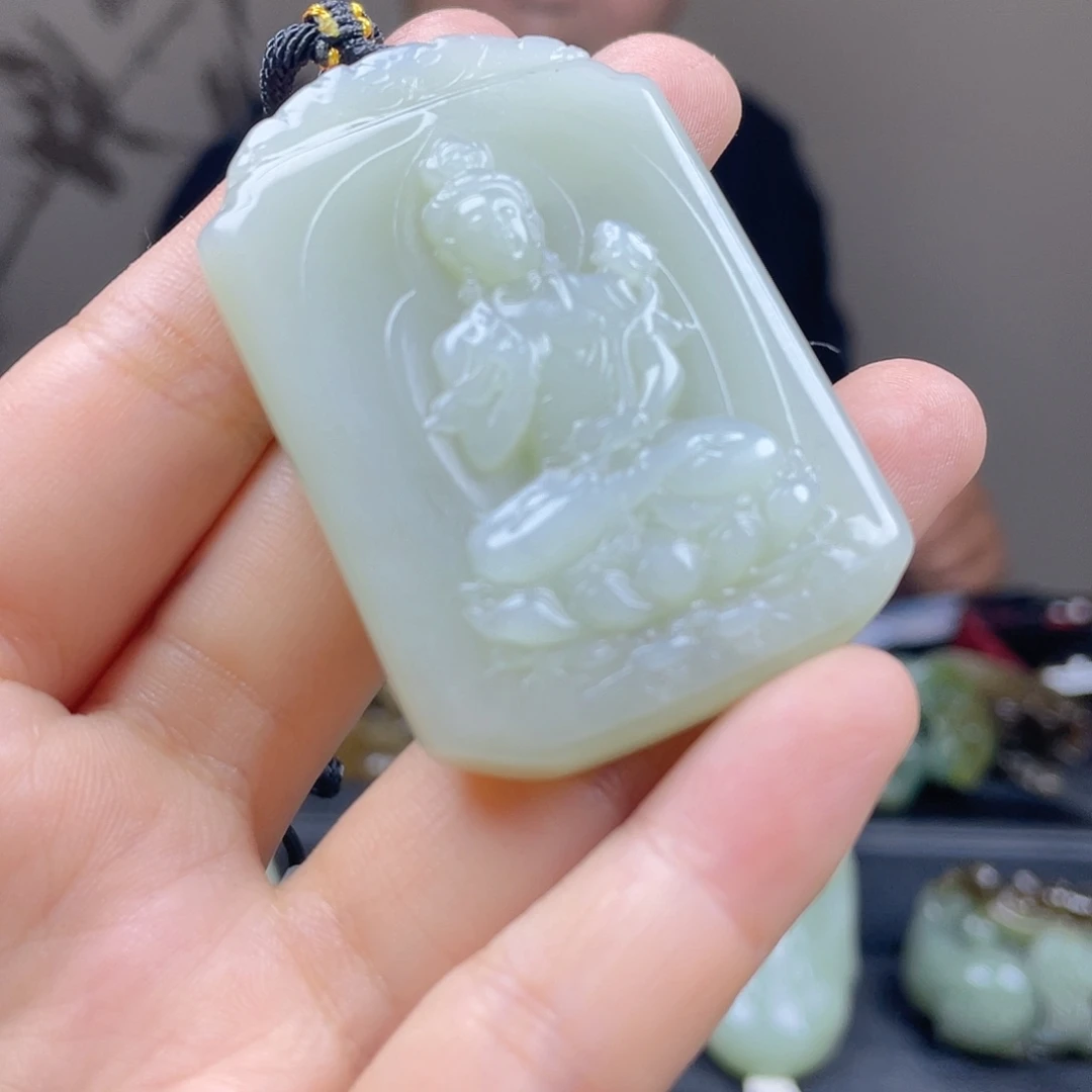 和田玉未镶嵌颈饰