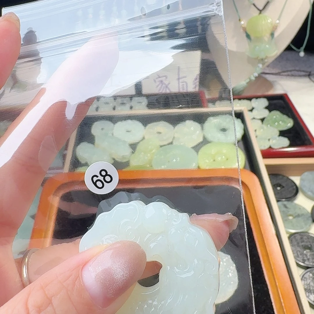 蛇纹石玉颈饰合金旧**梦不退不换