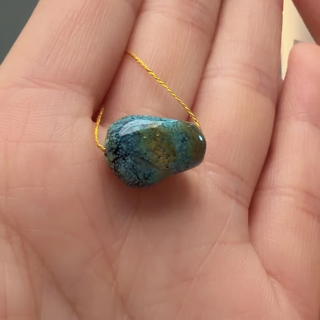 绿松石未镶嵌颈饰