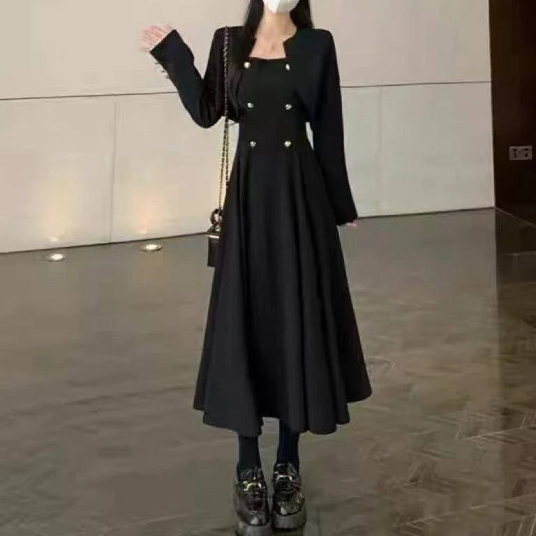 女装早秋气质一整套穿搭法式吊带裙+短款外搭显瘦两件套