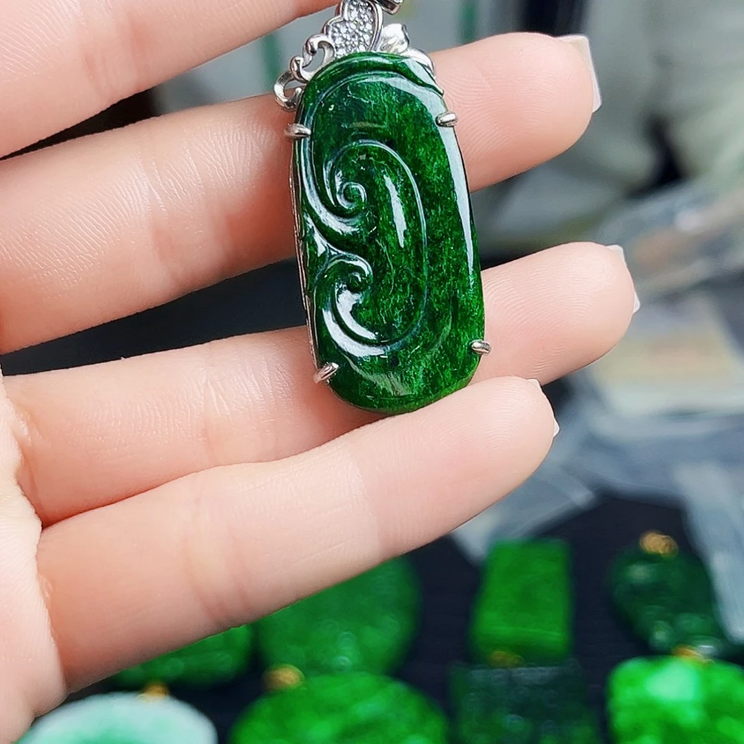 颈饰银S925镶嵌翡翠多样性