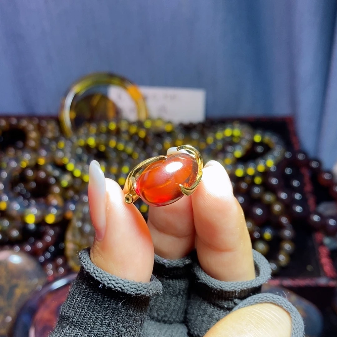 雪***儿未镶嵌琥珀裸石珀