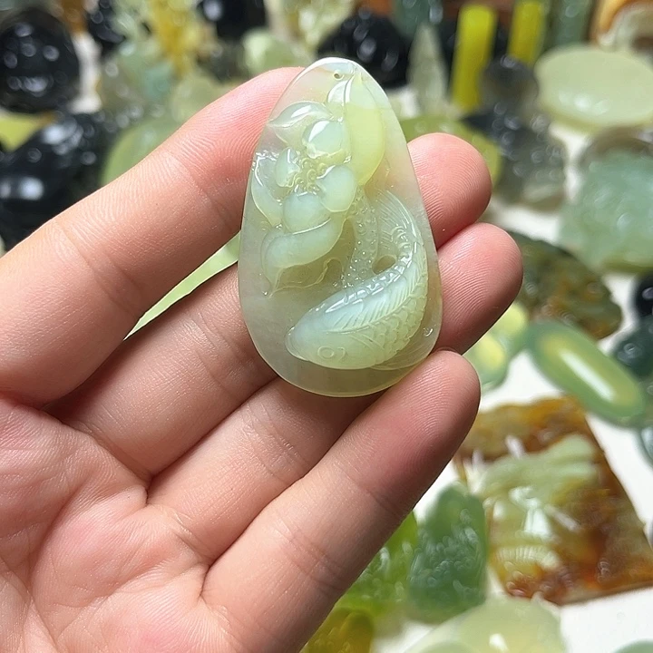 未镶嵌蛇纹石玉颈饰