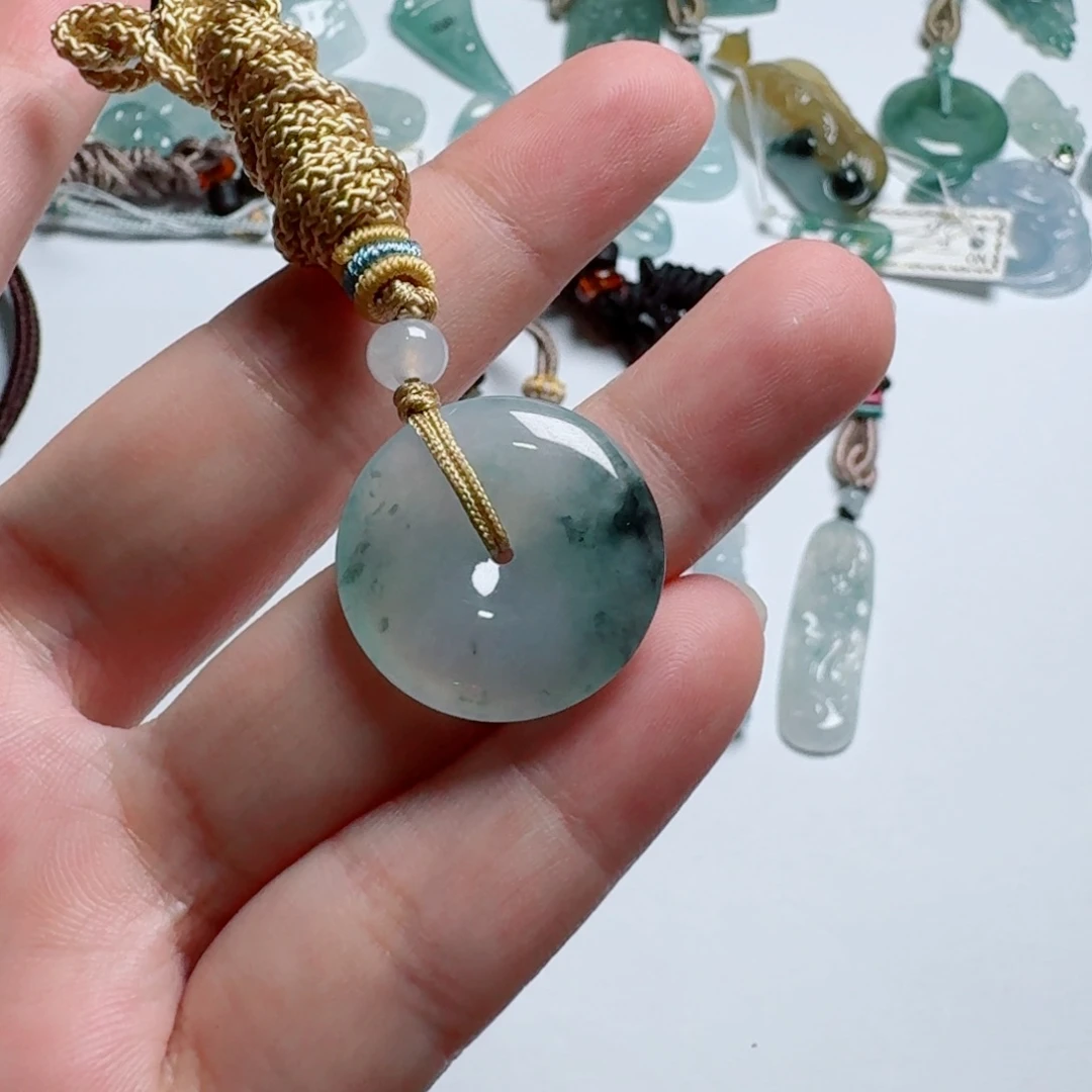 翡翠未镶嵌颈饰面料