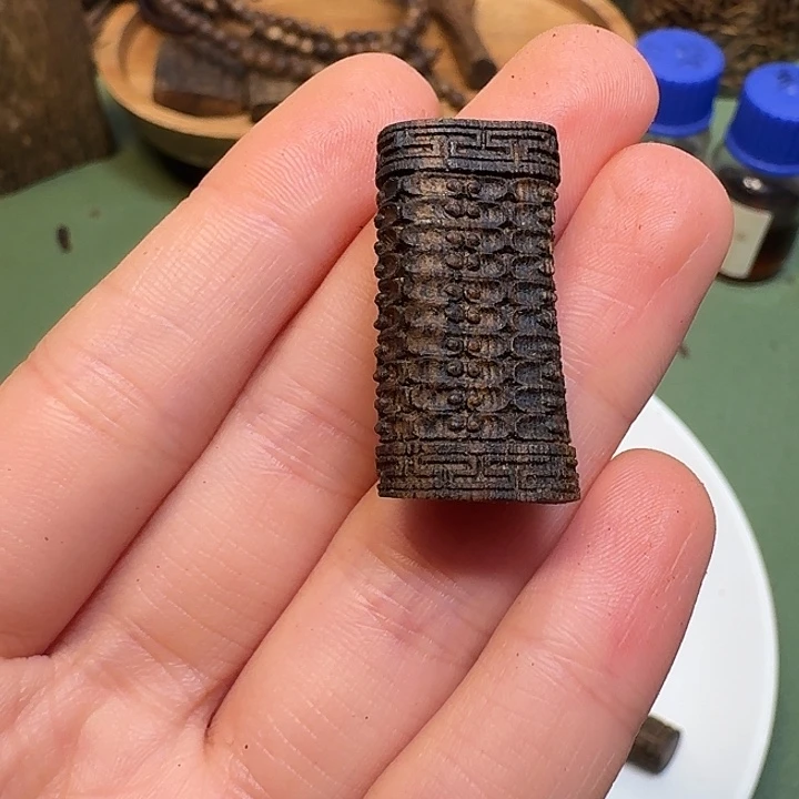 沉香碎屑沉香海南至尊黑棋树心油雕刻老料