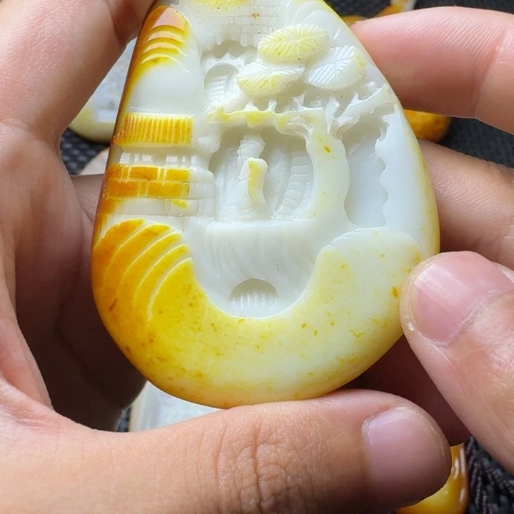 和田玉未镶嵌颈饰