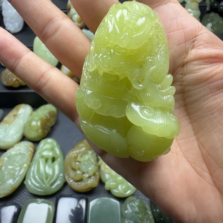 叫***爷和田玉未镶嵌挂件