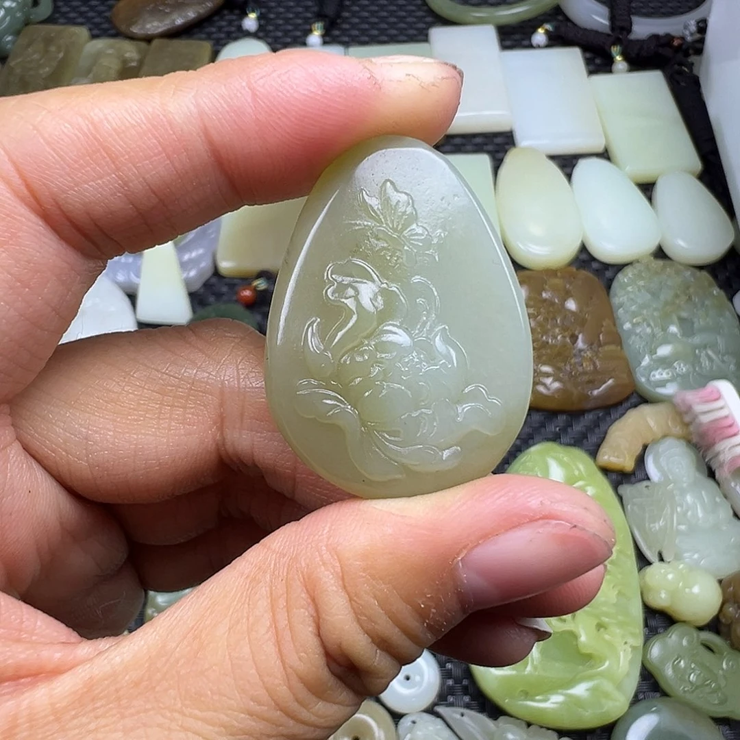 和田玉未镶嵌吊坠(不含链)卡36