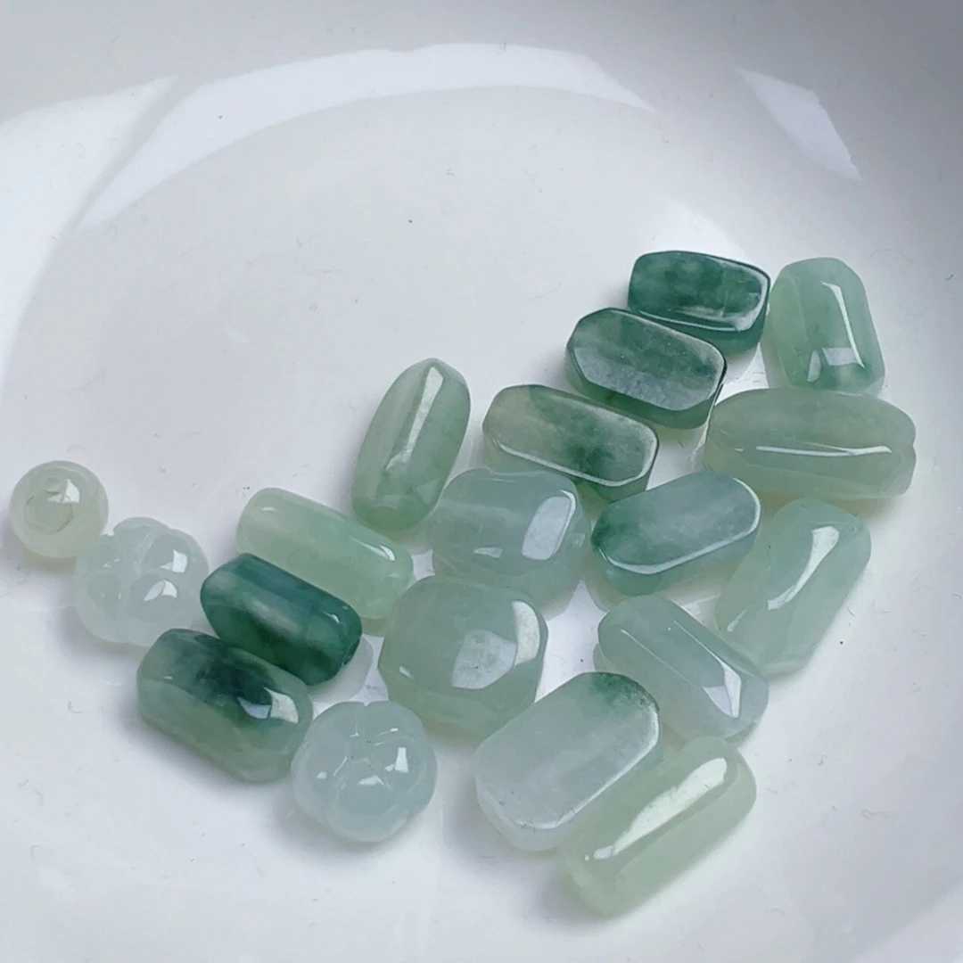 翡翠散珠随行俩颗
