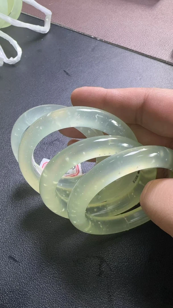 高冰暴风雪特价清货（50-65圈口随机发一）