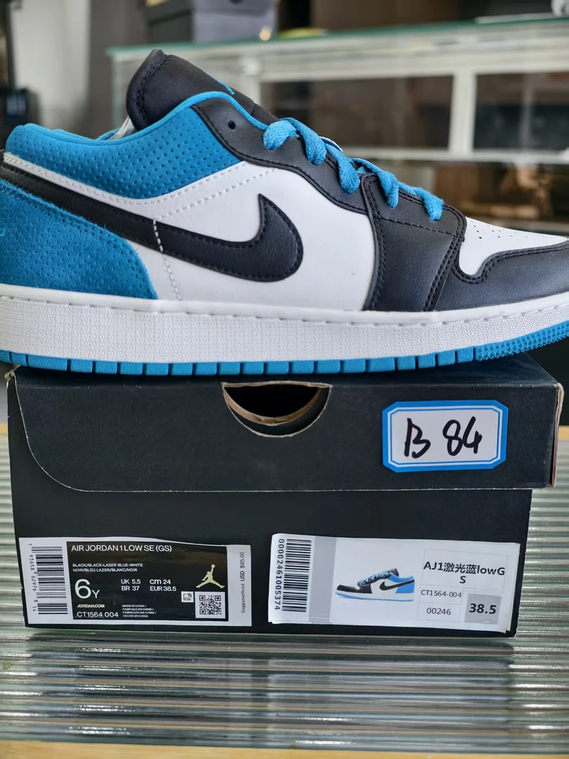 Nike aj1低帮激光蓝38.5码全新原盒B84
