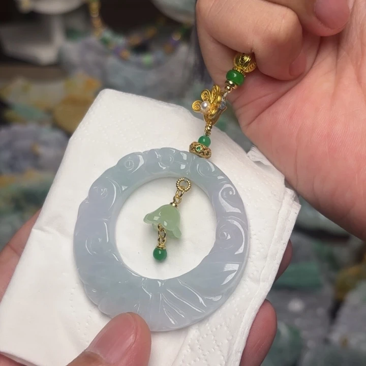 翡翠未镶嵌颈饰吊坠