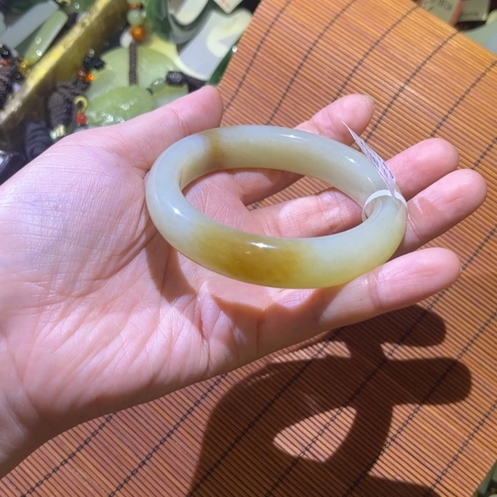 1***2和田玉未镶嵌颈饰