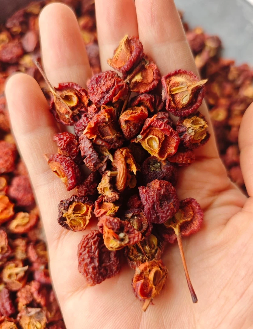 云南农家野山楂自然晒干