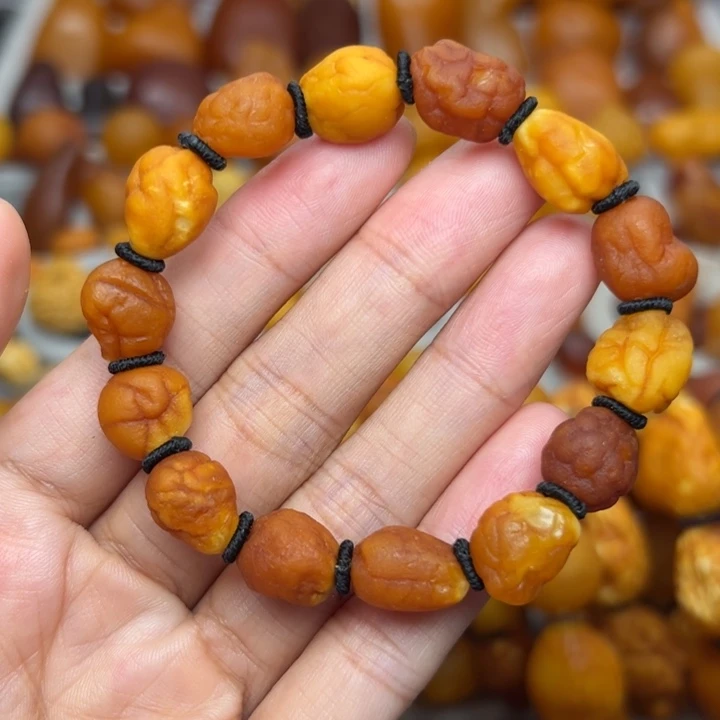 琥珀未镶嵌颈饰天然蜜蜡