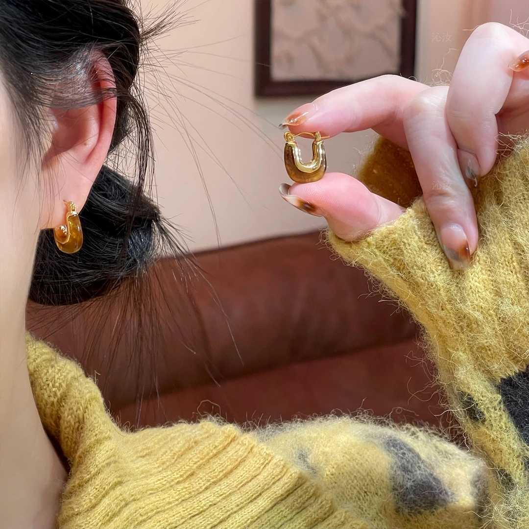 【沁汝饰品】FM737琥珀流光色质感耳扣简约精致['双11好物']
