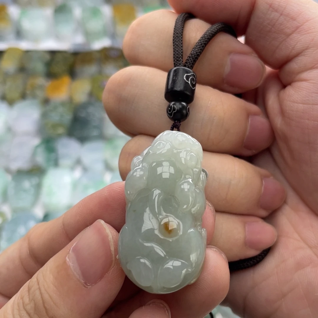 翡翠未镶嵌颈饰貔貅8