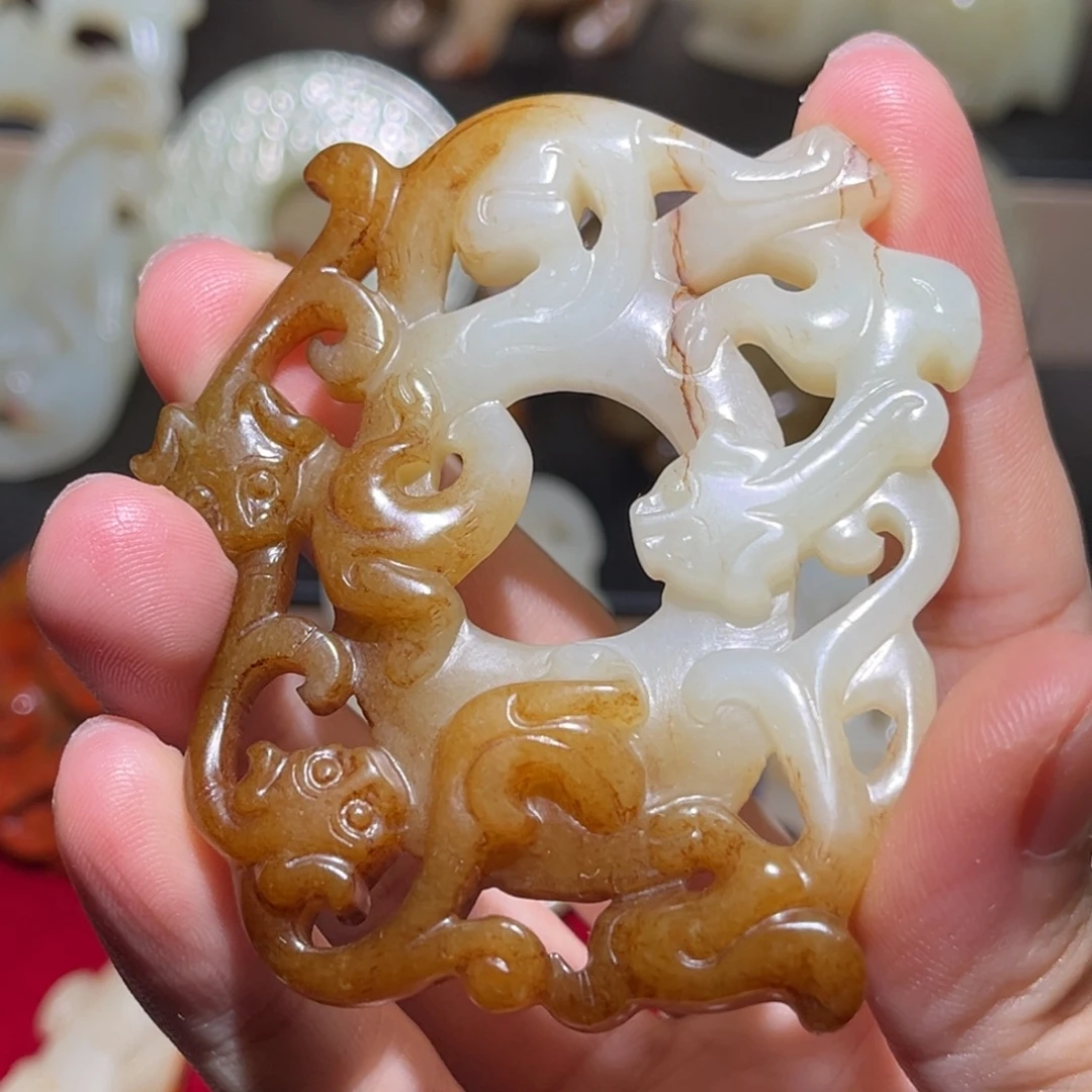 颈饰未镶嵌和田玉鸡心佩