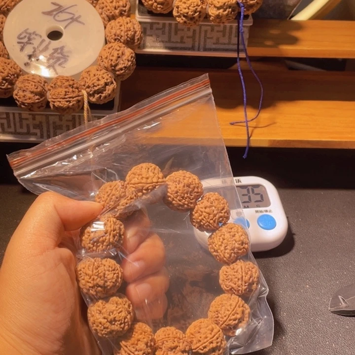 李***林手串金刚菩提这个
