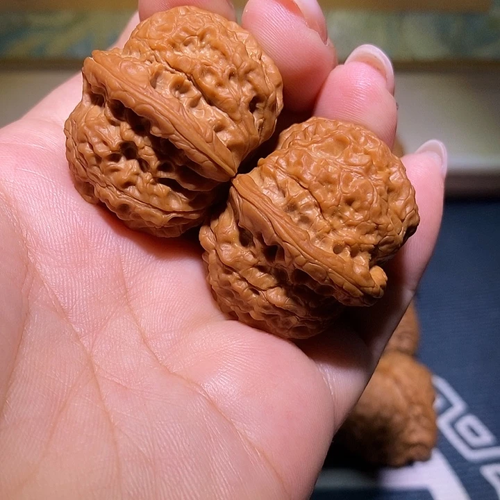文玩核桃把件39血麒麟