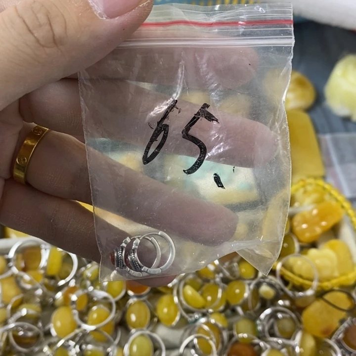 蜜蜡裸石银S925镶嵌耳扣