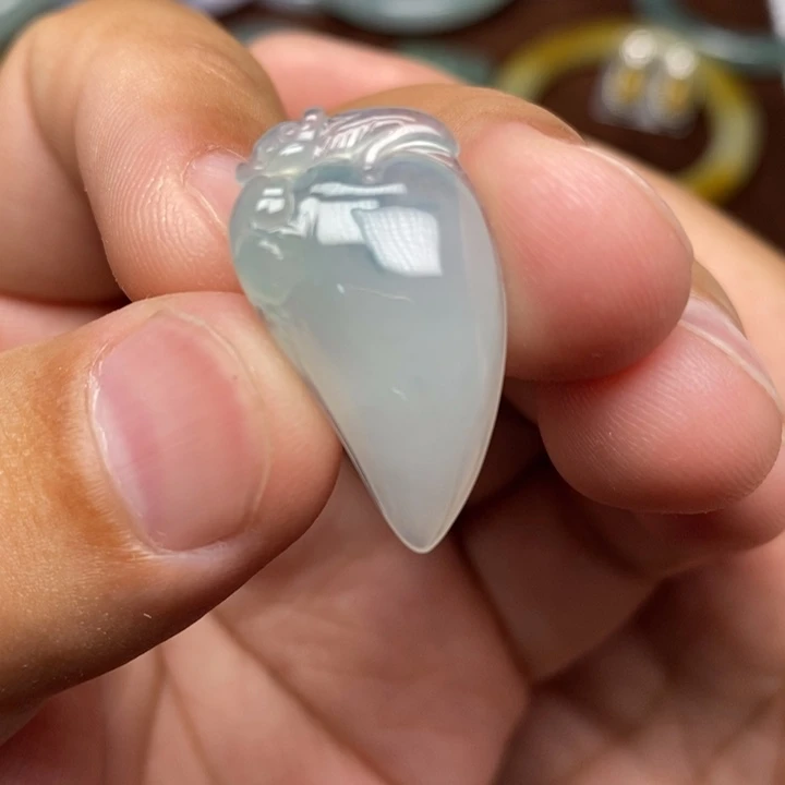 定制翡翠未镶嵌毛货需要抛光，请慎拍
