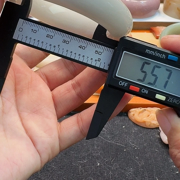 石英岩玉未镶嵌手镯