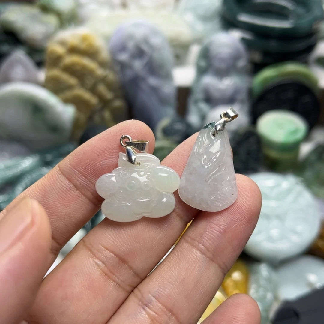 翡翠未镶嵌颈饰5153