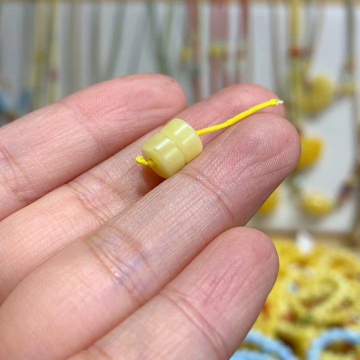 蜜蜡未镶嵌裸石配饰