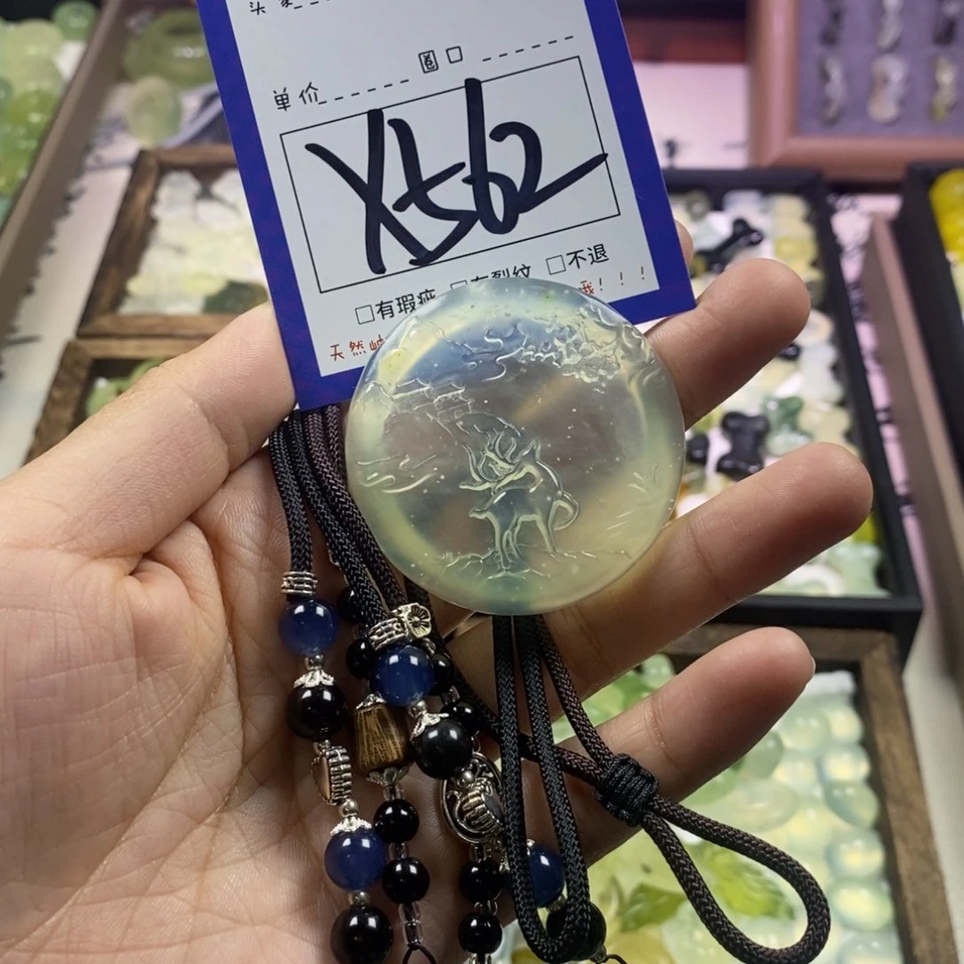 蛇纹石玉未镶嵌颈饰娰