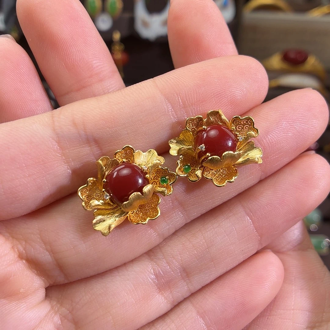 颈饰18K金镶嵌南红玛瑙