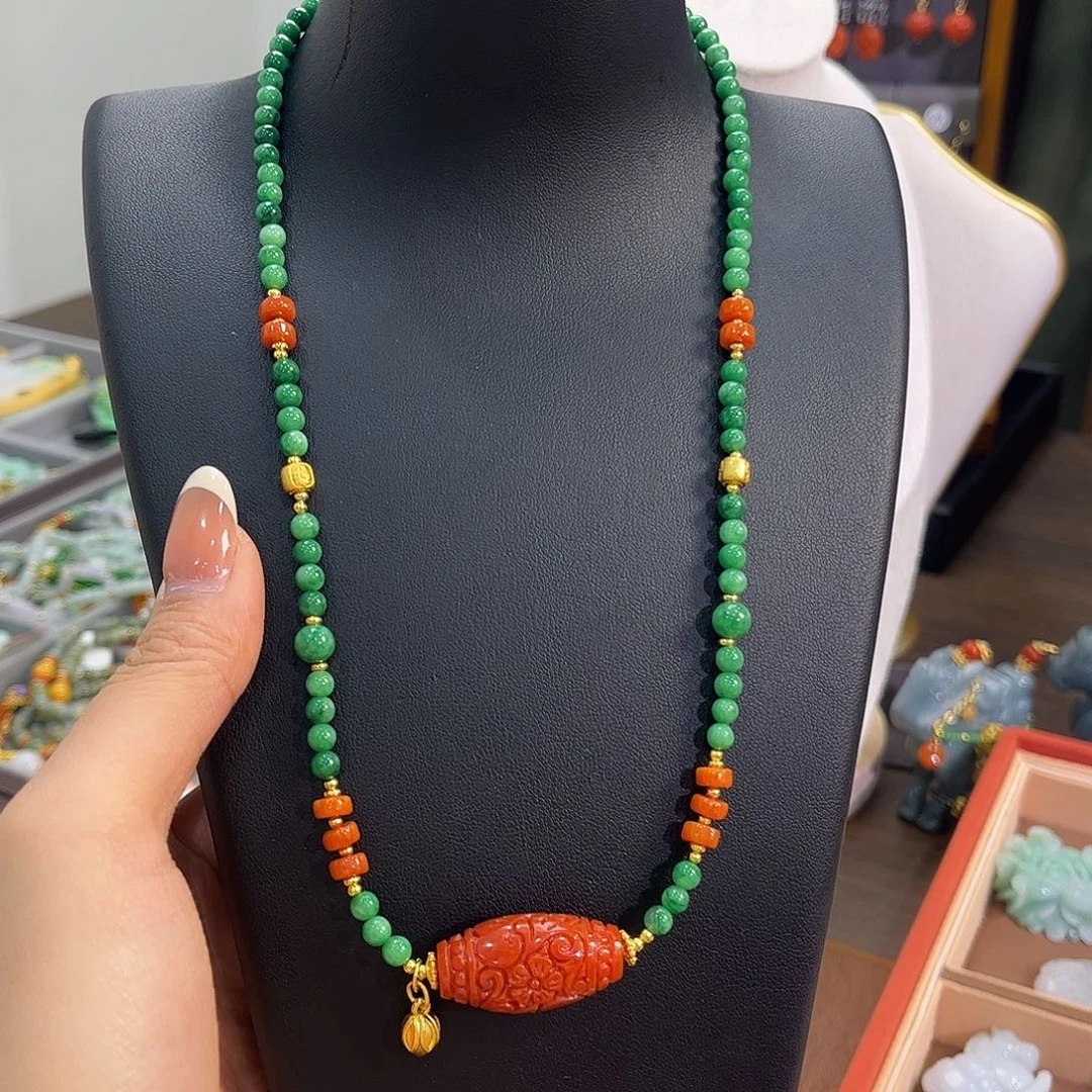 翡翠未镶嵌颈饰炸