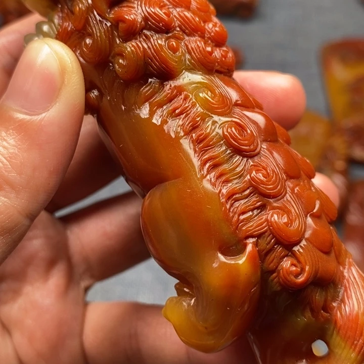 合金石英质玉（黄龙玉）颈饰