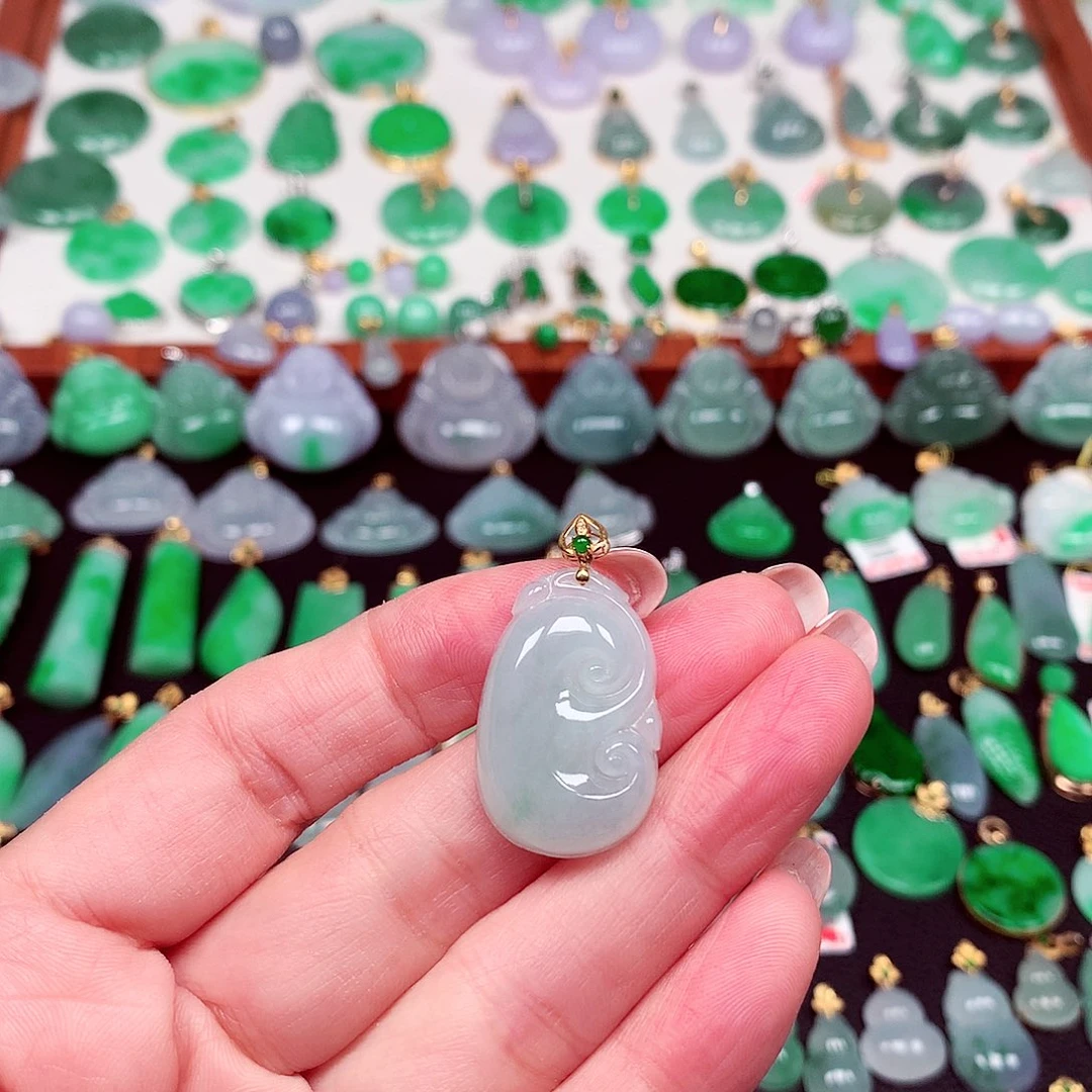 翡翠18K金镶嵌颈饰天然翡翠A货