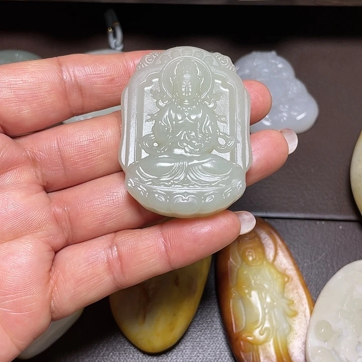 和田玉未镶嵌颈饰