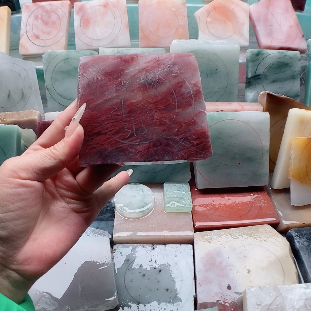 石英质玉（金丝玉）手镯未镶嵌被****王手镯定制