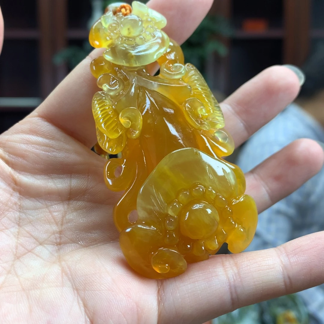 娴***人蛇纹石玉未镶嵌颈饰