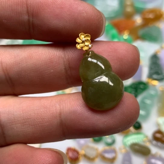 翡翠颈饰未镶嵌翡翠
