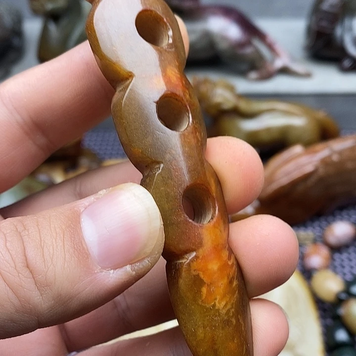 未镶嵌蛇纹石玉颈饰