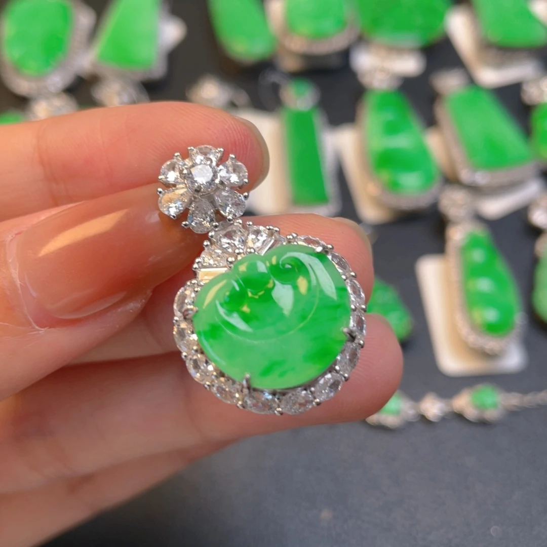 颈饰银S925镶嵌翡翠