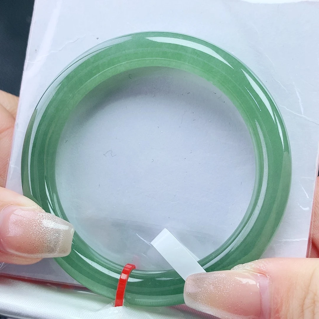 翡翠手镯未镶嵌51圈