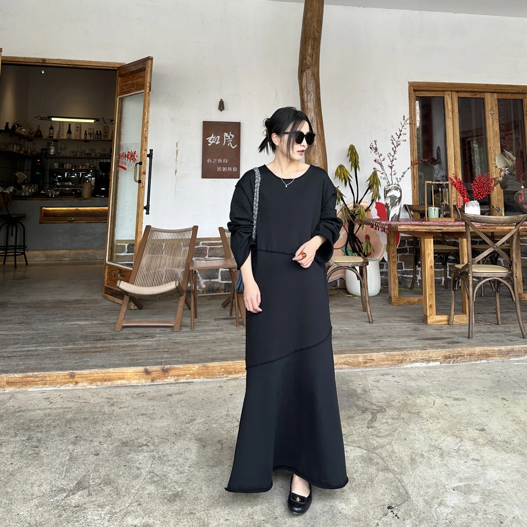 宸渡新款《设计款拼接卫衣裙》