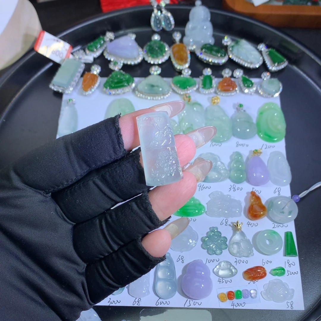 翡翠未镶嵌吊坠(不含链)山水牌